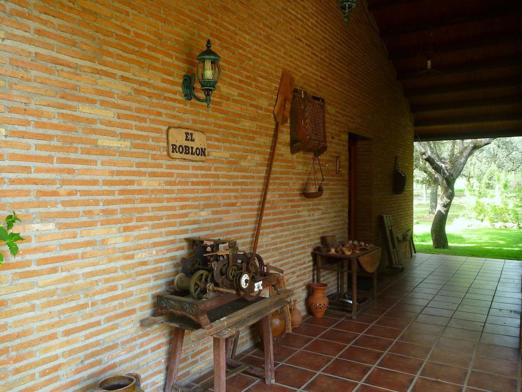 Casa Rural El Roblon Sartajada Kültér fotó