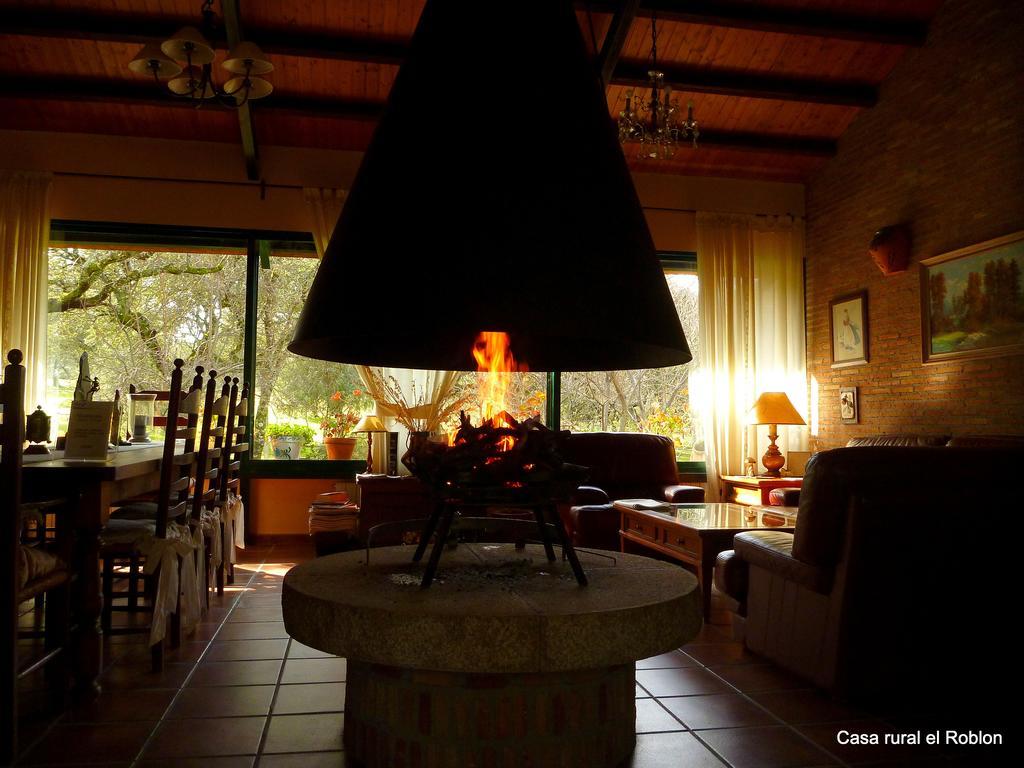 Casa Rural El Roblon Sartajada Kültér fotó